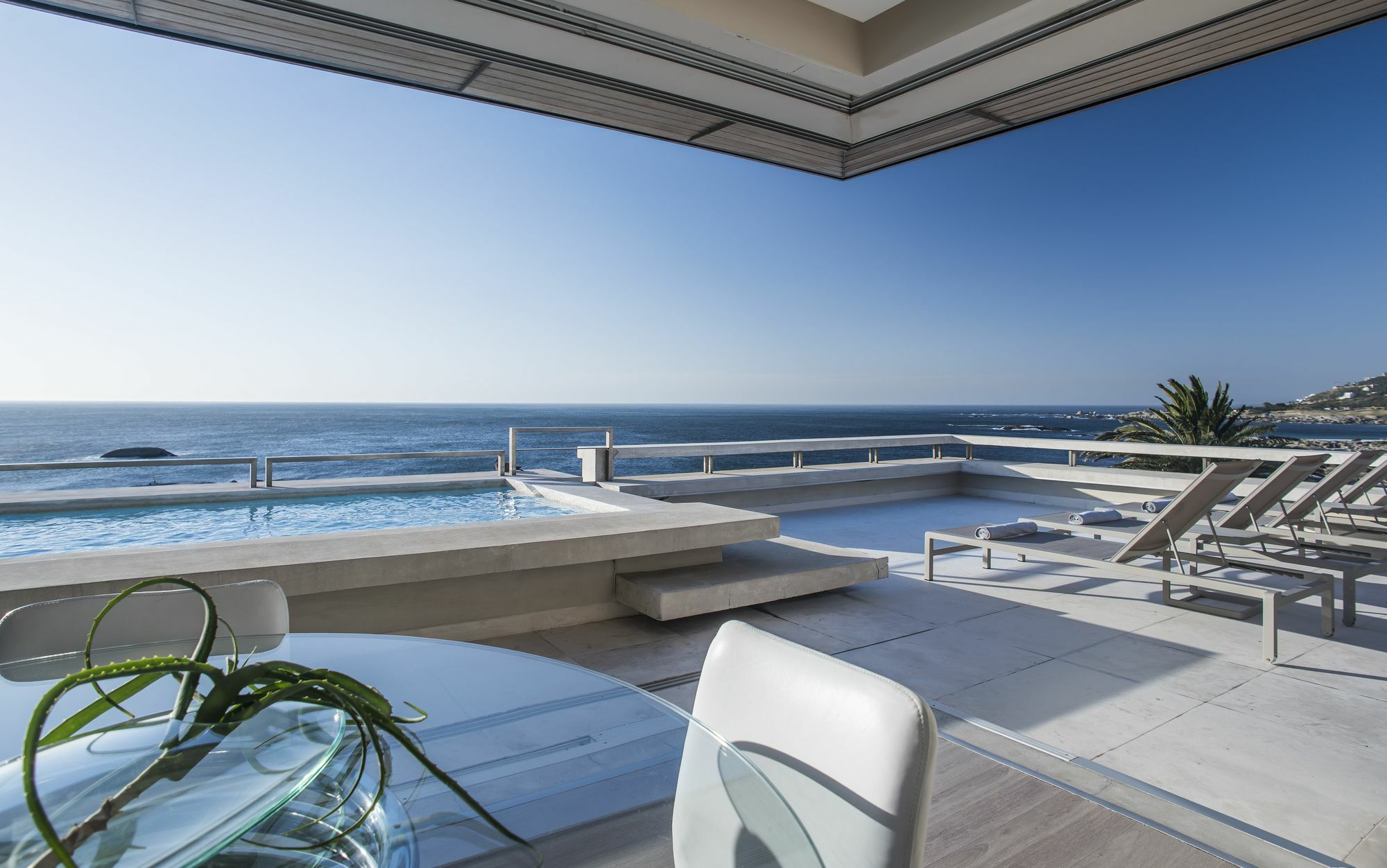 Blue Views Penthouse Beachfront Apartment With Pool Cidade Do Cabo Exterior foto